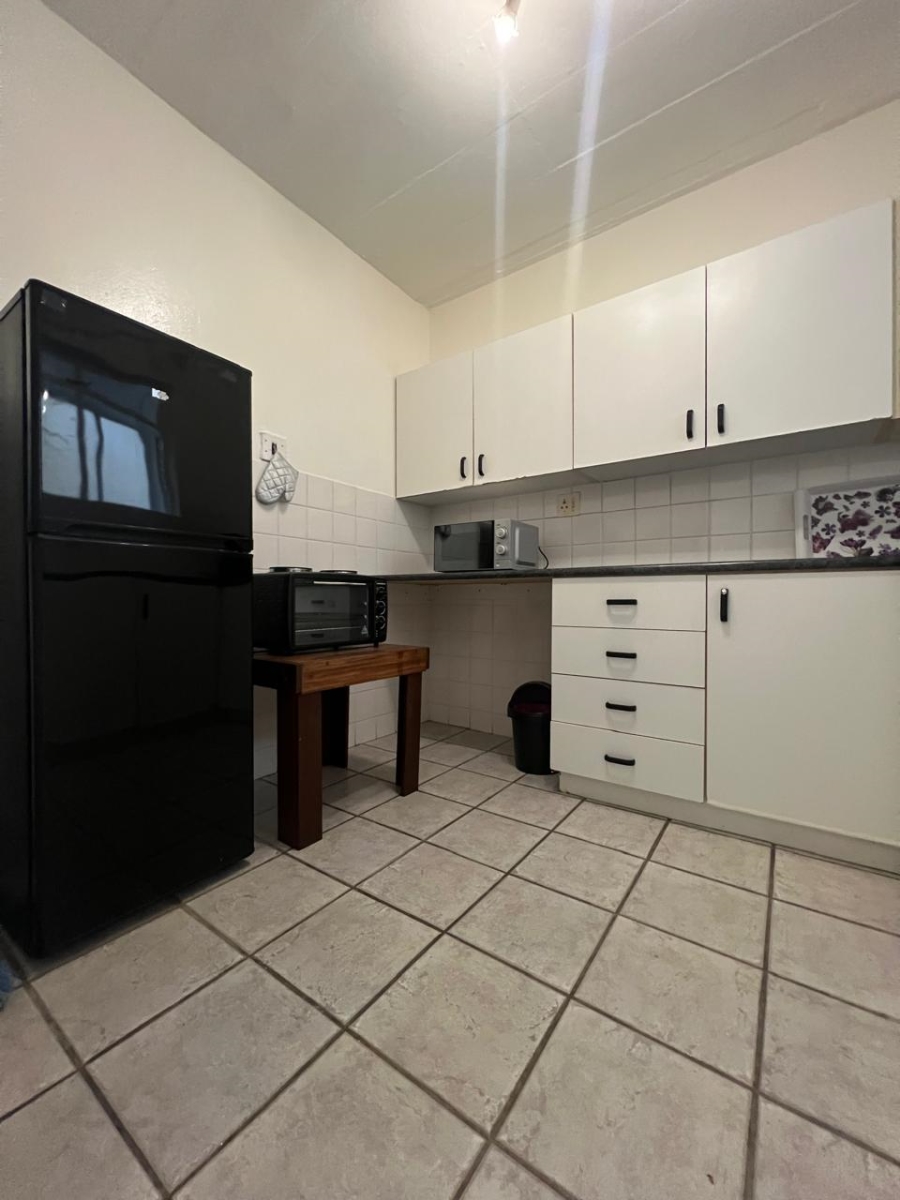 To Let 1 Bedroom Property for Rent in Humewood Eastern Cape